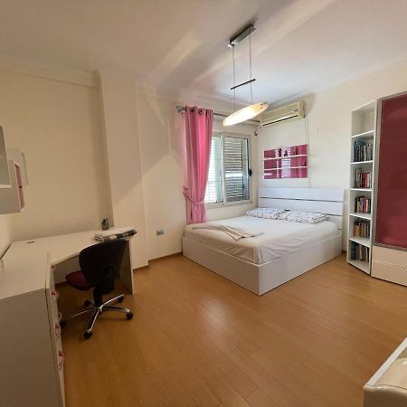 Albjona Guesthouse Тирана Екстер'єр фото