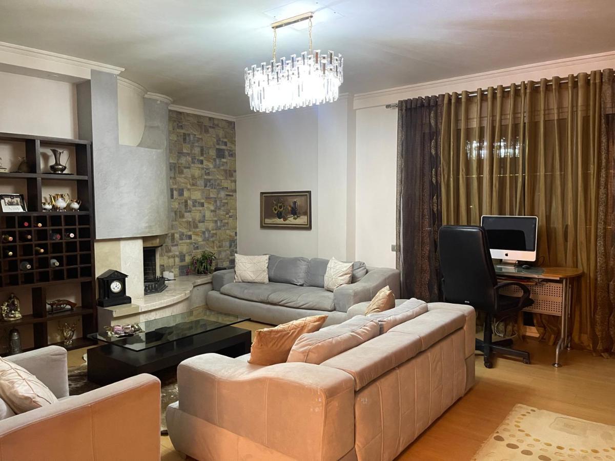 Albjona Guesthouse Тирана Екстер'єр фото