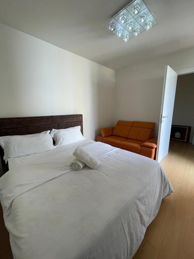Albjona Guesthouse Тирана Екстер'єр фото